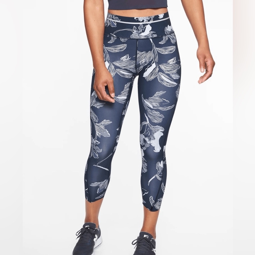 Athleta Floral Sonic Capri leggings